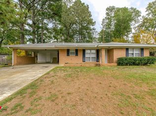 715 9th St NW, Springhill, LA 71075