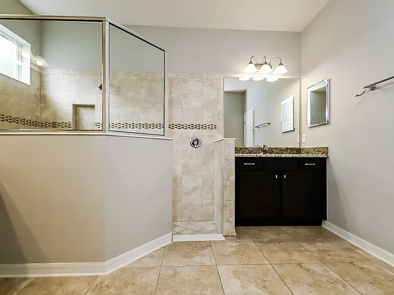 8204 Belle Grove Ct — Photo 10