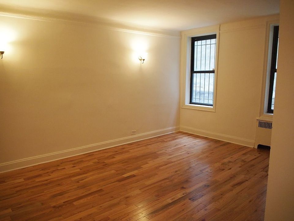 2nd image of 245 Seaman Ave APT 1D