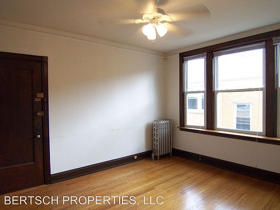 2nd image of 4344 N Winchester Ave APT 2E
