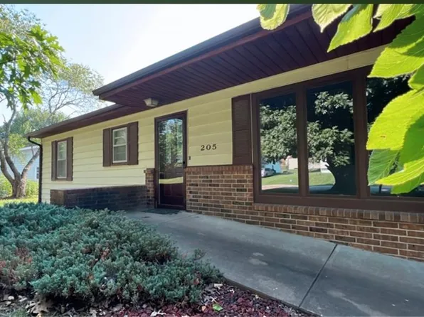 205 Westview Rd, Mc Louth, KS 66054