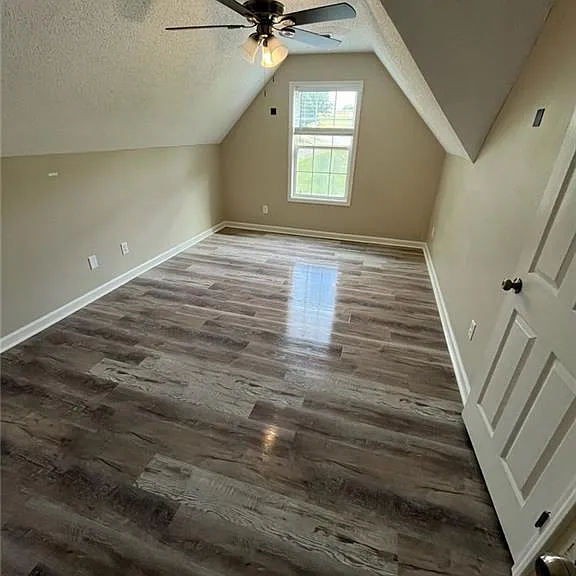 7305 White Oak Way — Photo 4