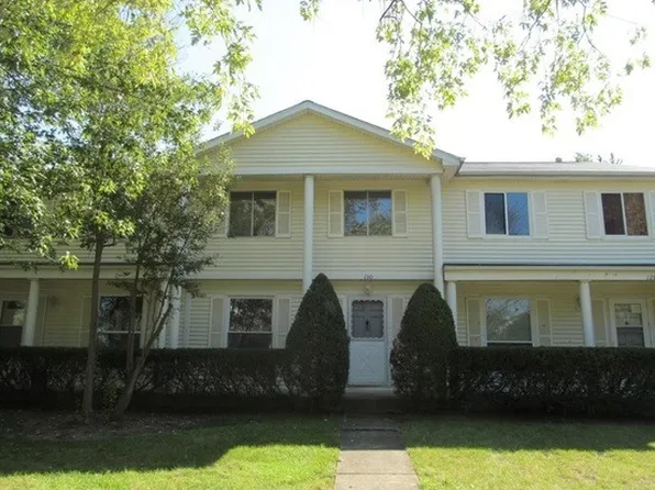 130 Beaconridge Dr #4, Bolingbrook, IL 60440