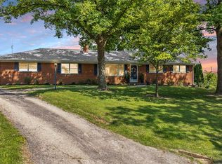 9 Hedgewood Ln, Ballwin, MO