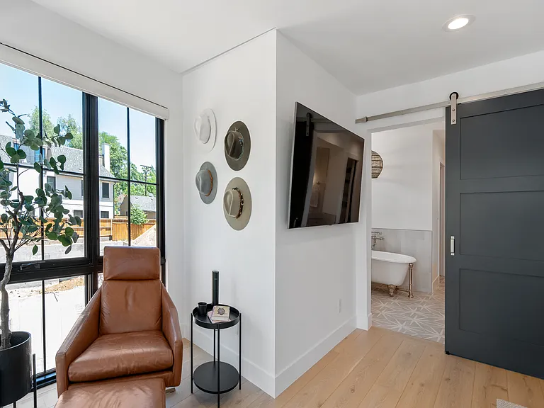 528 S Gaylord St — Photo 34
