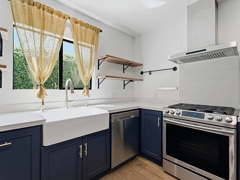 393 Huntley Dr — Photo 13