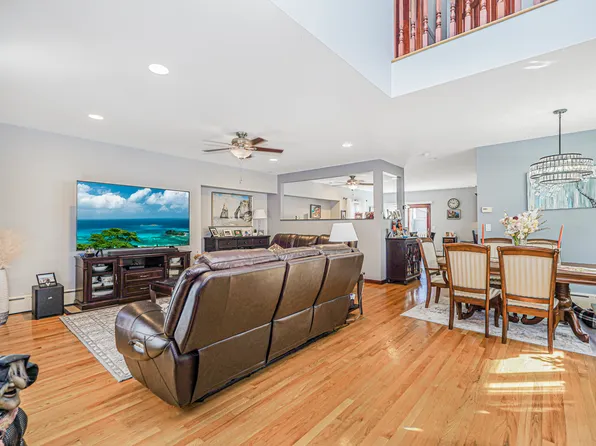 174 Barbara Street image 3 of 37