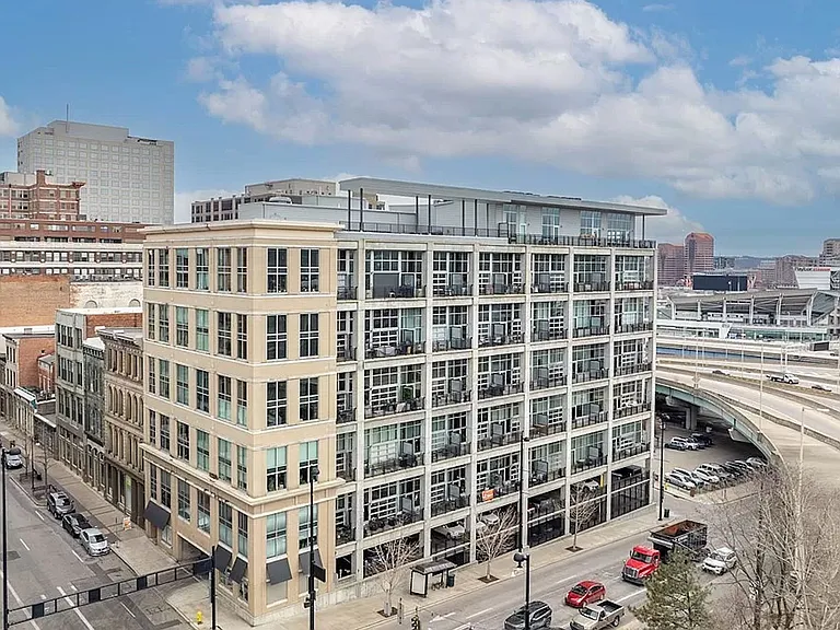353 W 4th St #306 — Photo 17