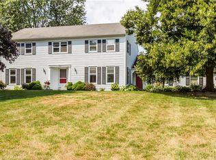 9 High Hill Dr, Pittsford, NY 14534