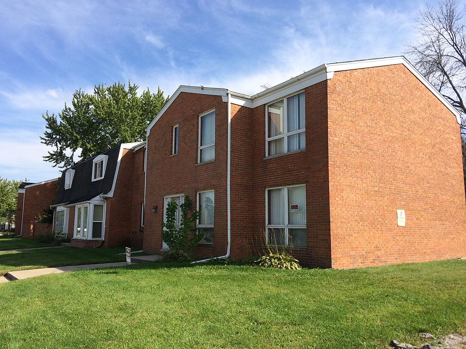 1st image of 2405 W 63rd Ave