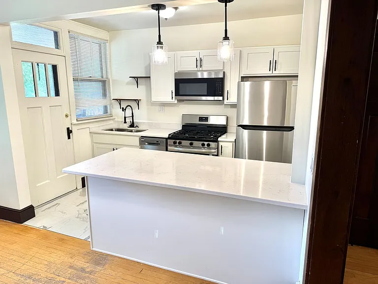 2801 Monroe St — Photo 12