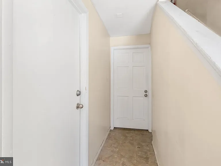 2105 Christian St — Photo 6