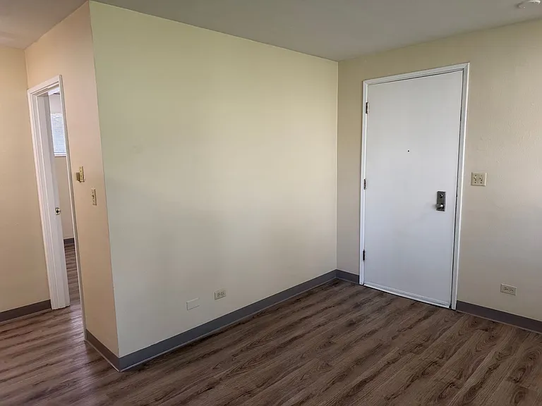 1720 Arthur St — Photo 7