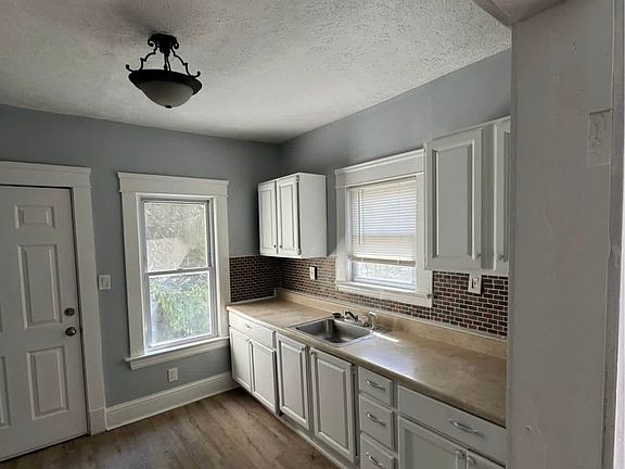 3rd image of 2065 W 85th St APT 2
