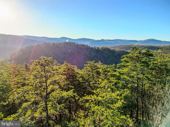 Mountain Cv, Petersburg, WV 26847