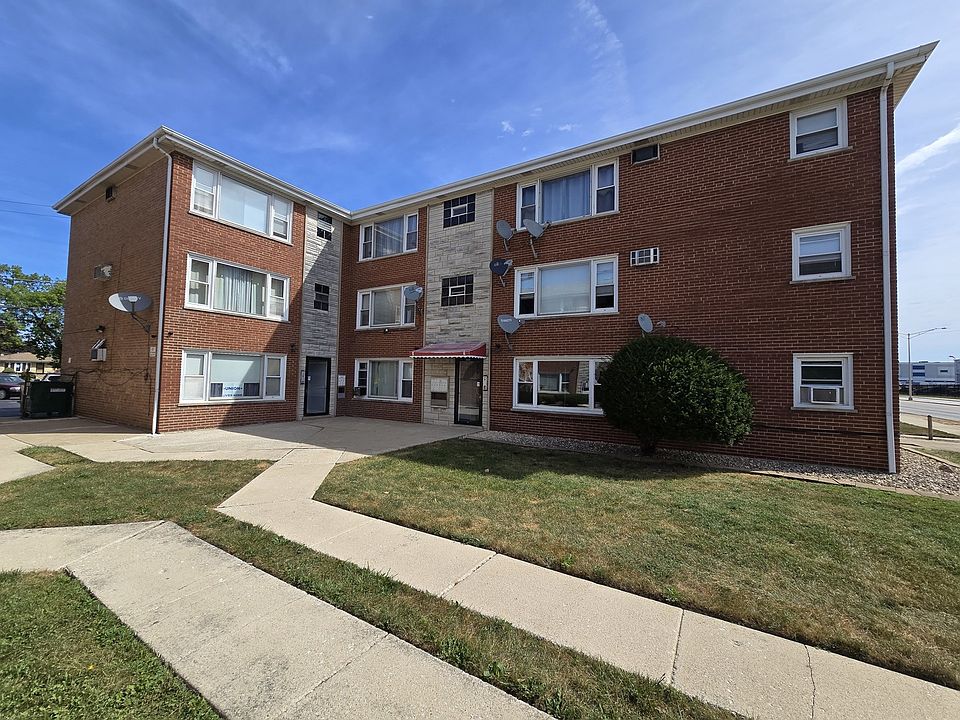1st image of 6952 W 65th St APT 3B