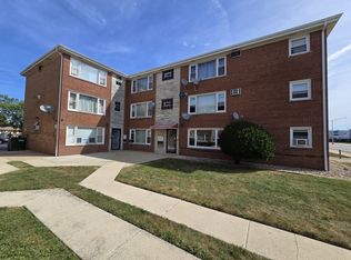 6952 W 65th St APT 3B, Chicago, IL 60638