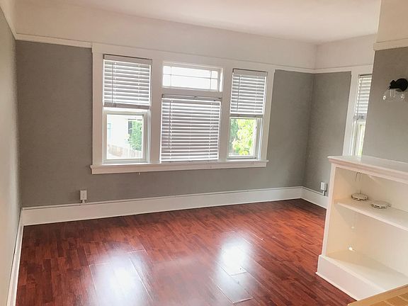 Living (with newer carpet now)