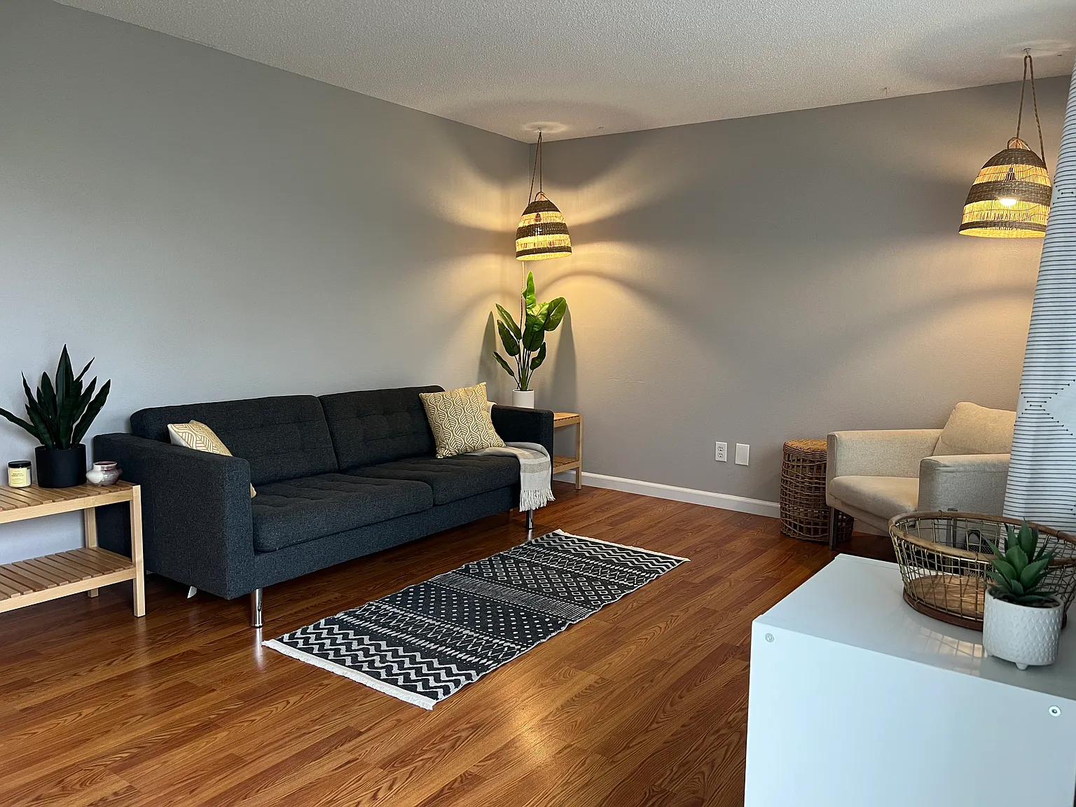 1104 N Pine St — Photo 2