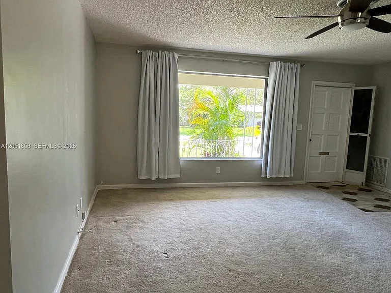 5637 Jefferson St — Photo 13