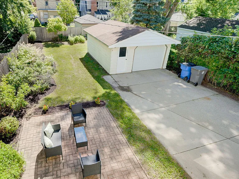 5952 N Lydell Ave — Photo 3