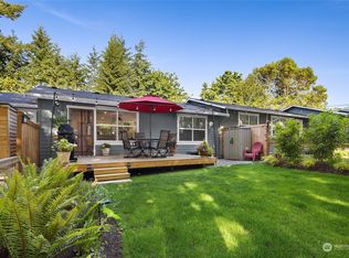 1574 Parkview Dr NE #11, Bainbridge Island, WA 98110