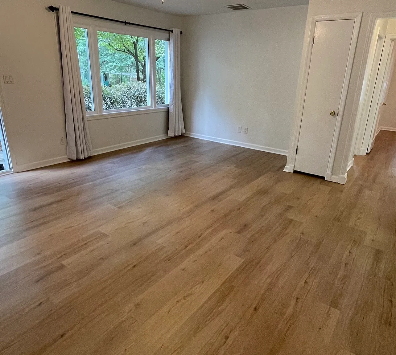 2280 San Fernando Place SE — Photo 2
