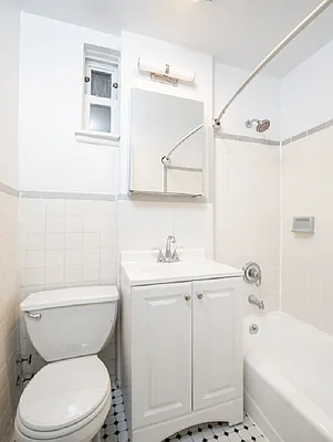 Rented by City Connections Realty | media 6