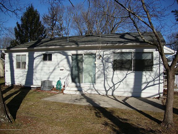 3rd image of 19 Maine Ave