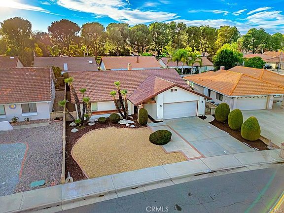 3rd image of 1329 Hickory Dr