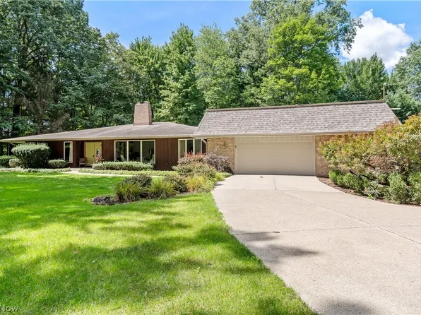 4200 Sugarbush Dr, Canfield, OH 44406