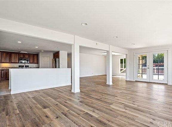 3rd image of 16380 Bailey Ave