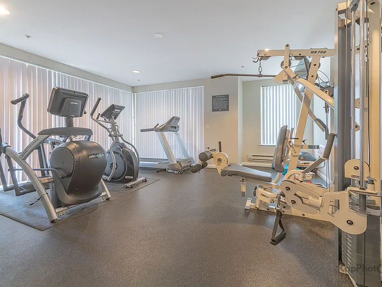 1720 Oak Ave #201 — Photo 30