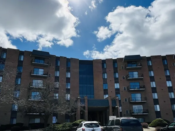 900 Sunset Dr Unit 611, Glenwood, IL 60425