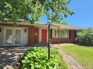 2832 Grand Ave, Granite City, IL 62040