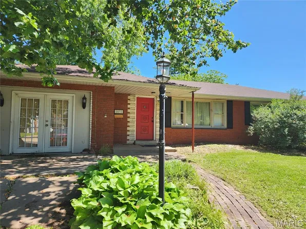 2832 Grand Ave, Granite City, IL 62040