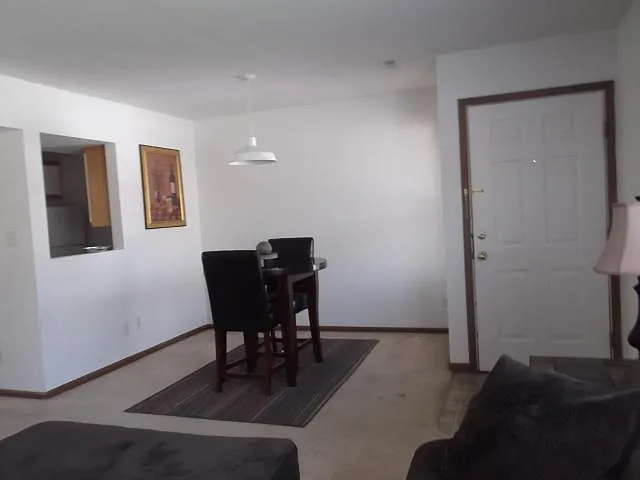 Jacksonville Apartments — Photo 9