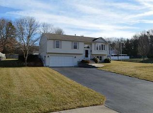 35 Monroe Dr, Coventry, RI 02816