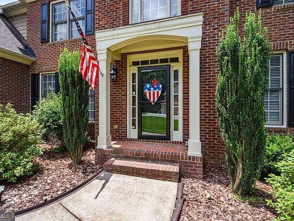 4th image of 515 Lakewood Ct