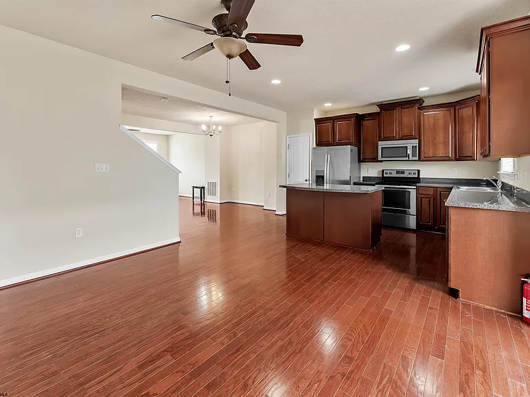 3313 Sun Ct — Photo 9
