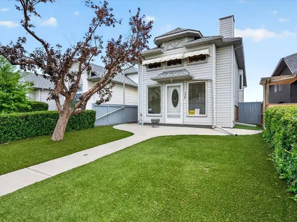 136 Hunterhorn Dr W, Calgary, AB T2K 6H3