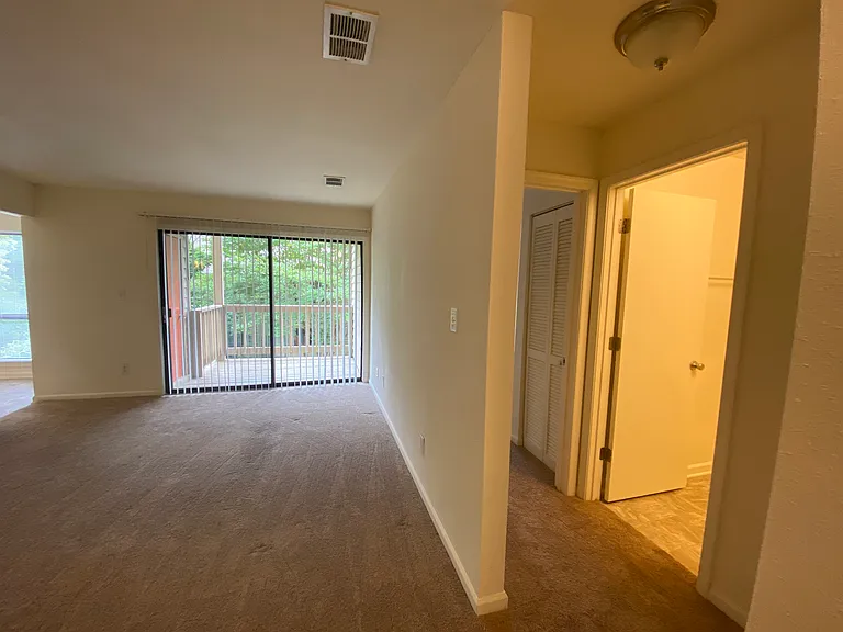 Princeton Circle West Apartments — Photo 116