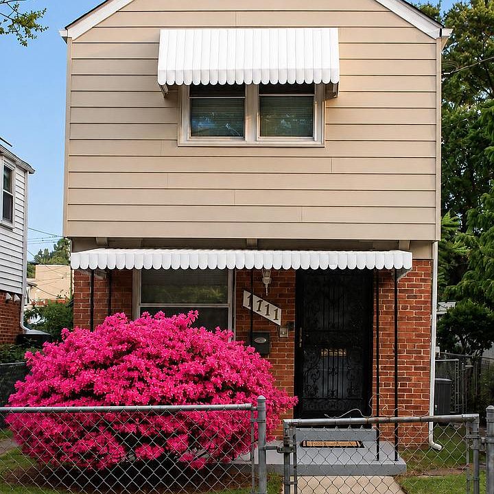 1st image of 1711 Newton St NE
