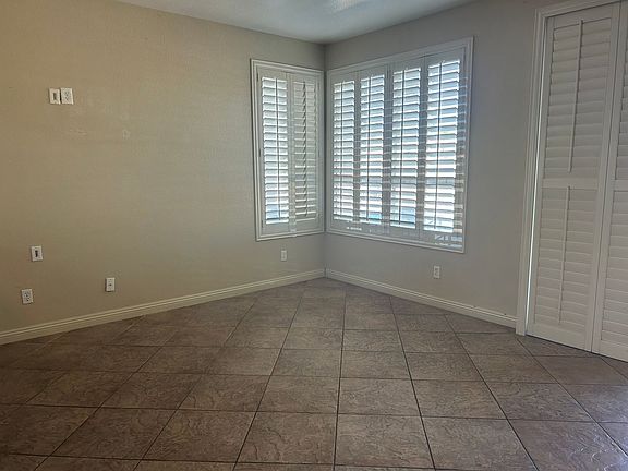 3rd image of 2624 Ridgewater Cir