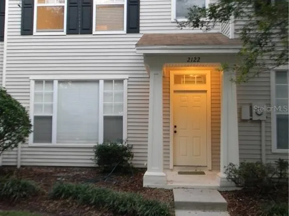 2122 Golden Oak Ln, Valrico, FL 33594