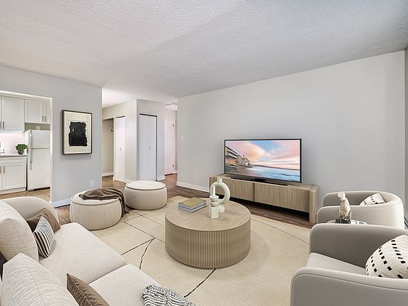 3rd image of 2080 Pembina Hwy #354110