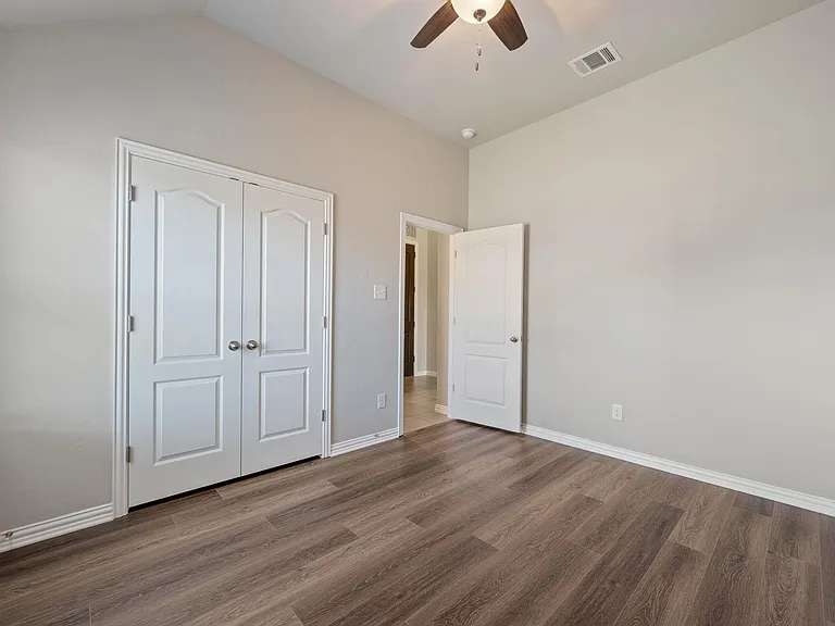 717 N Emory Cv — Photo 16