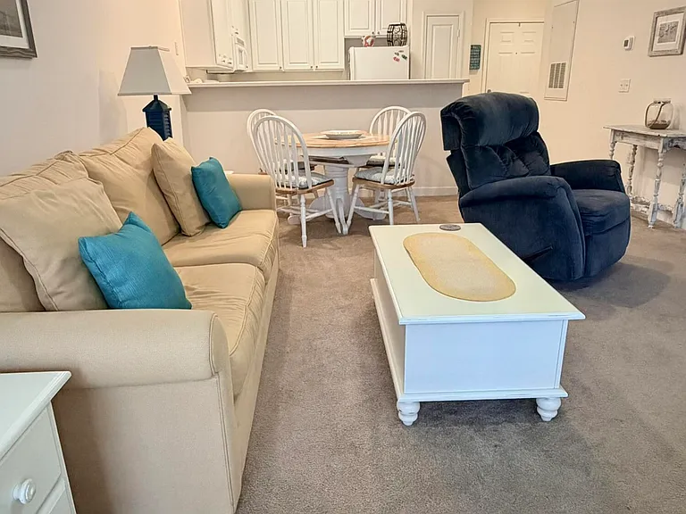 221 Woodlands Way #16 — Photo 3