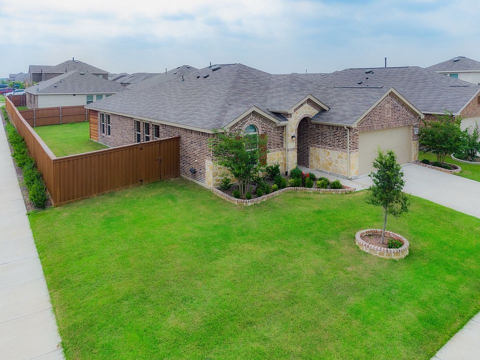 1st image of 3912 Pioneer Dr