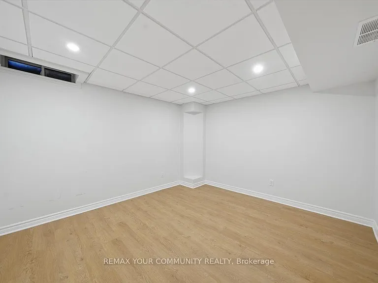 2 Hollywood Hill Cir #LOWER — Photo 17